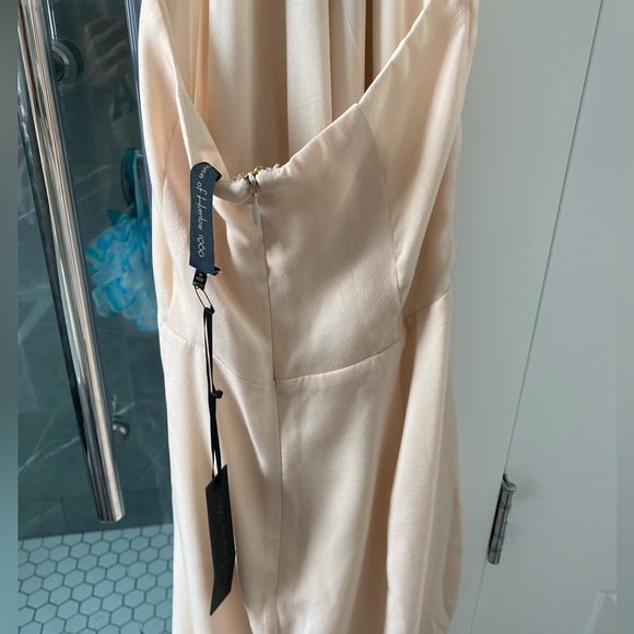 Brand new with tags! House of Harlow 1960 Milo Dress Size Medium in color Ivory - Picture 4 of 10